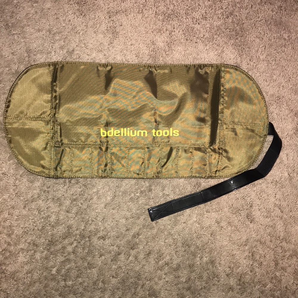 Makeup brush bag
